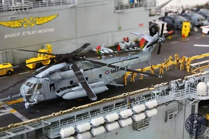 High-precision 1:350 CH-53E Super Stallion Transport Helicopter Model Kit - Picture 1 of 10