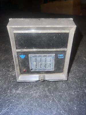 EAGLE SIGNAL CONTROLS TIMER COUNTER CT510A6 - Image 1 of 2