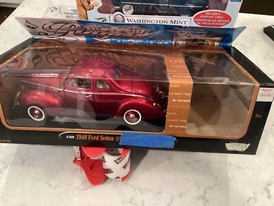 MotorMax 1:18 1940 Ford Sedan (1:24 1934 Ford Coupe NOT INCLUDED) - Image 1 of 4