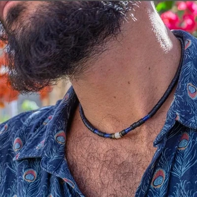 Collar gargantilla con cáscara de coco lava negra para hombre collar de surfista con cuentas de madera regalo Foto 1 de 4