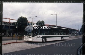AC TRANSIT-ACT. VANHOOL BUS #1043. Oakland (CA). Original Slide 2005. - Picture 1 of 1