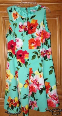 MADISON LEIGH WOMENS SIZE 12 GREEN FLORAL FIT & FLARE SHORT DRESS - Image 1 of 2