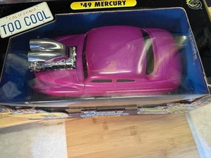 MUSCLE MACHINES '49 MERCURY 1/18 HEAVY DIE CAST #71169 Fushia NEW - Picture 1 of 3
