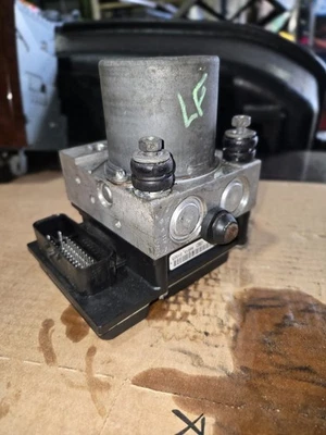 Bomba de freno antibloqueo ABS híbrida Ford Fusion Lincoln MKZ 2010-2012 8A83-2C405-A Foto 1 de 4