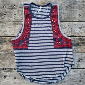 Camiseta sin mangas Free People XS para mujer gris bordada cuello redondo lentejuelas camisa a rayas - Imagen 1 de 6
