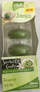 Glade Scented Oil Candles 3 Refills 1 Box Delicate Petals Fragrance NOS Gift - Picture 1 of 4