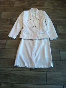 Sz.M- Vintage-2PC-YAM-Button Dawn Ivory Linen Jaket and Skirt - SUIT-Imported