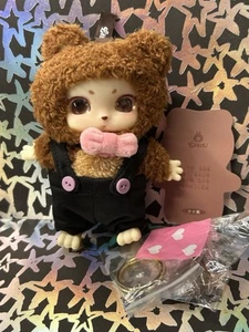 Lokiki- "Nursery Rhymes" V2: Colgante de felpa de oso nuevo en bolsa abierta, tarjeta (sin caja) - Imagen 1 de 2