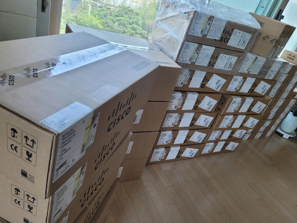 New Cisco Catalyst WS-C3560X-24T-S 24-Port Ethernet Switch - Image 1 of 1