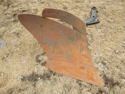JOHN DEERE 2800 MOLDBOARD PLOW BOTTOM FROG AA33157 2810 3710 - Image 1 of 4