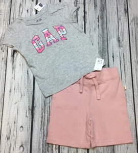 Completo bambina Gap 18-24 mesi. Completo camicia e pantaloncino rosa con logo GAP. Nuovo con etichetta - Foto 1 di 5