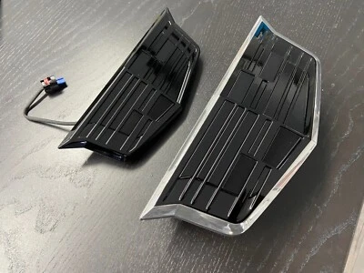 Premium ESCALADE emblem set Gloss Black 2025-26 LED front - Image 1 of 4