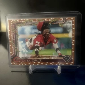 2025 Topps Holiday Elly De La Cruz Gold Holiday Lights Variation SP Reds #H97 - Picture 1 of 2