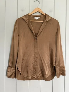 Vince Top XS Langarm Stehkragen Bluse 100% Seide Satin hell Nil Bronze - Bild 1 von 8