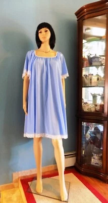 LUCIE ANN VTG PERIWINKLE Short Bell Sleeves Short Nightgown size Large - Image 1 of 4