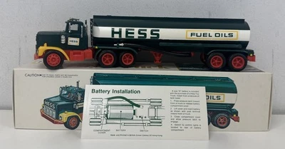 Camión HESS 1977 con tarjeta de instalación de batería - como nuevo en caja original Foto 1 de 4