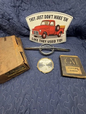 Oldsmobile 88 98 Starfire 1956 nuevo adorno capó fundición. ¡Pieza increíble! Foto 1 de 4