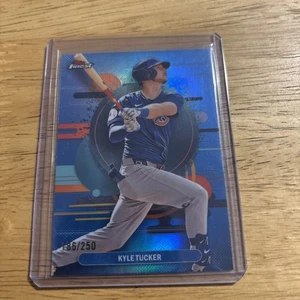 Topps Finest 2025 - poco común Kyle Tucker #148 refractor azul cielo/250 - Imagen 1 de 2