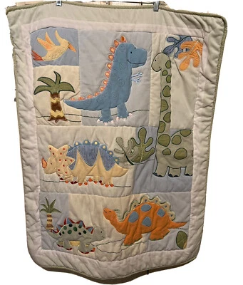 Cubierta colgante de pared de dinosaurio para niños corderos e hiedra acolchada con apliques bordados Foto 1 de 4