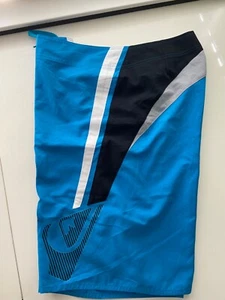QUIKSILVER BLUE MENS BOARDSHORTS SWIMTRUNKS SIZE 36 - Picture 1 of 3