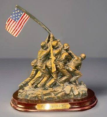 Статуэтка поднятия флага Иводзимы - Изображение 1 из 4