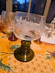 Vintage deutscher Römer grüner Bienenstock Weinkelch geätzte Trauben/Blätter nummeriert - Bild 1 von 7