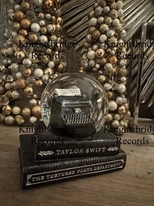 The Tortured Poets Department Schneekugel Taylor Swift LADENBELEG ENTHALTEN - Bild 1 von 5