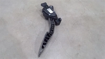 2017-2020 CHEVROLET COLORADO ACCELERATOR PEDAL 84317851 - Image 1 of 4