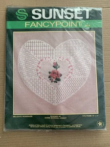 Delicate Rosebuds Vintage 1986 Sunset 6518 Fancypoint Needlepoint Kit Wedding - Picture 1 of 3