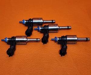 Fuel Injectors 4G2261 Set of 4 For Select Buick Chevrolet Saturn 19421172 New - Picture 1 of 15
