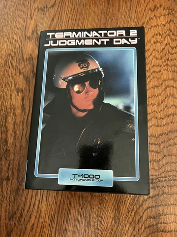 NECA Terminator 2 Judgement Day Ultimate T-1000 Motorcycle Cop Figure NIB Cover