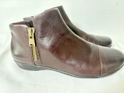 Rockport Carly Women's 9.5 Brown Smooth Leather Side Zip Casual Ankle Booties - Image 1 of 4