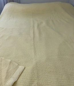 2 Vintage Cannon Mills Acrylic Waffle Weave Yellow Blanket Satin Trim 77x88 USA - Imagen 1 de 10