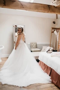 Ronald Joyce wedding size 16 colour ivory perfect condition - Picture 1 of 6