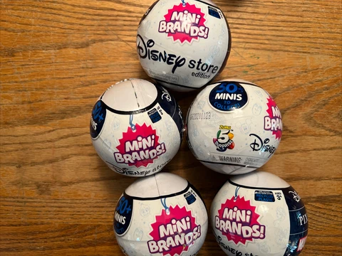 ZURU 5 SURPRISE MINI BRANDS DISNEY STORE EDITION SERIES 1 MYSTERY CAPSULES 5 LOT Cover