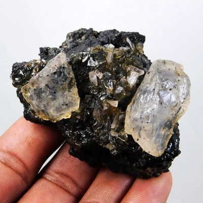 Certified 450.30 Ct Natural Rutile Matrix Crystals Rough Specimen for Collectors - Image 1 of 4