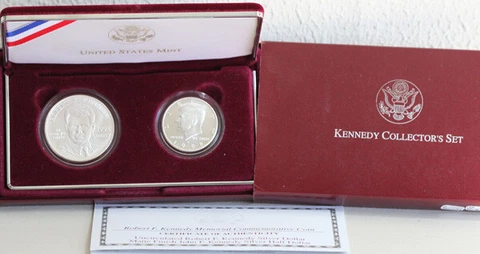 1998 Kennedy Uncirculated Collector 2 Coin Set Matte Finish Half + Silver Dollar Cover
