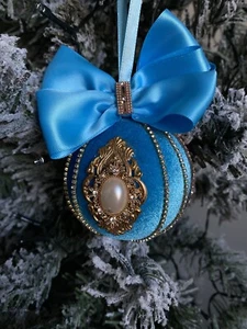 2 Christmas Ornaments - Picture 1 of 6