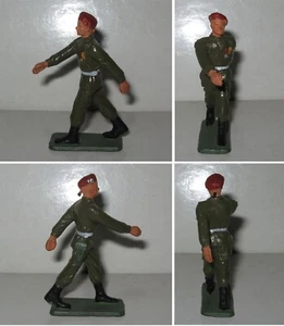 PARAS AU DEFILE STARLUX 1:32,# PM61,CPM 1972,OFFICIER,TBE,VGC,FR PARATROOPER - Imagen 1 de 1