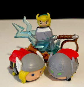Marvel Tsum Tsum THOR & JANE FOSTER MEDIUM W/LOKI SMALL & STAND Vinyl Figures - Picture 1 of 7