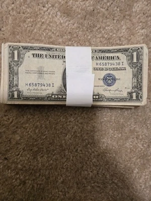 1935  $1 SILVER CERTIFICATE BLUE SEAL CIRCULATED  LOT OF  50 MIXED DISTRICTS - Image 1 of 3