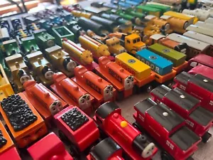 Trenini ferroviari in legno Thomas & Friends - SCEGLI TU aggiornato 25 giugno ** 1 di 2** - Foto 1 di 1.157