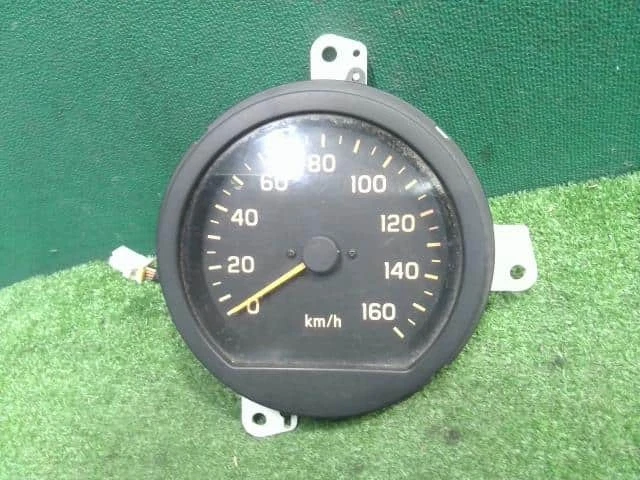 Velocímetro ISUZU Forward 2001 KK-FRR35K4 1831208420 [Usado] [PA97576039] Foto 1 de 4
