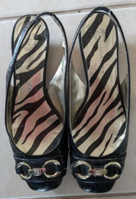 ANNE KLEIN AKJIRANGA BLACK PATENT SLING, GOLD TRIM, SIZE 9, 1" HEEL - Image 1 of 3