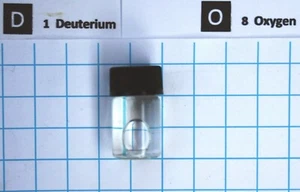 2cc Deuterium Oxide 99,9% purity in glass vial heavy water - Picture 1 of 3
