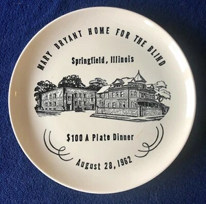 Plato conmemorativo Stetson 1962 decorado a mano Mary Bryant Home Springfield, IL - Imagen 1 de 4