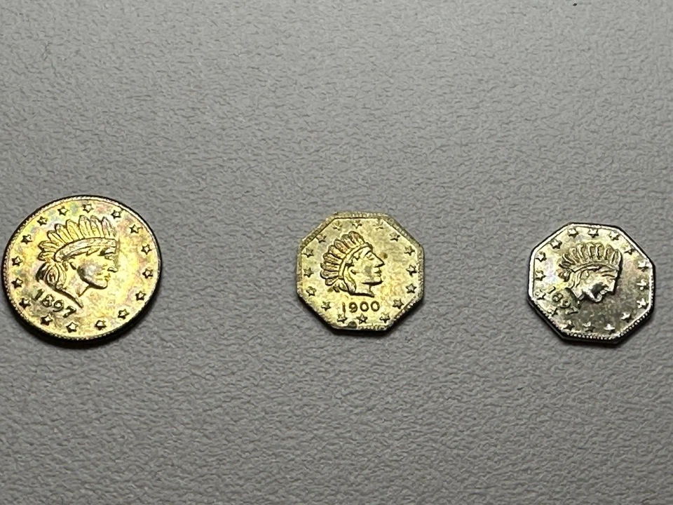 3 EA. ALASKA/ CALIFORNIA GOLD 1897 ONE PINCH, 1900 1/2  PINCH, 1897 1/4  PINCH - Image 1 of 4