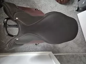 voltaire 17.5 Stuggart jump saddle - Picture 1 of 6