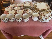 39 Pieces Old Country Roses Royal Albert Bone China 1962 LTD Made In England