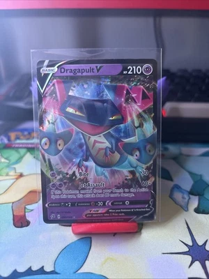 Dragapult V 092/192 Swsh02: Rebel Clash Holo - Image 1 of 2